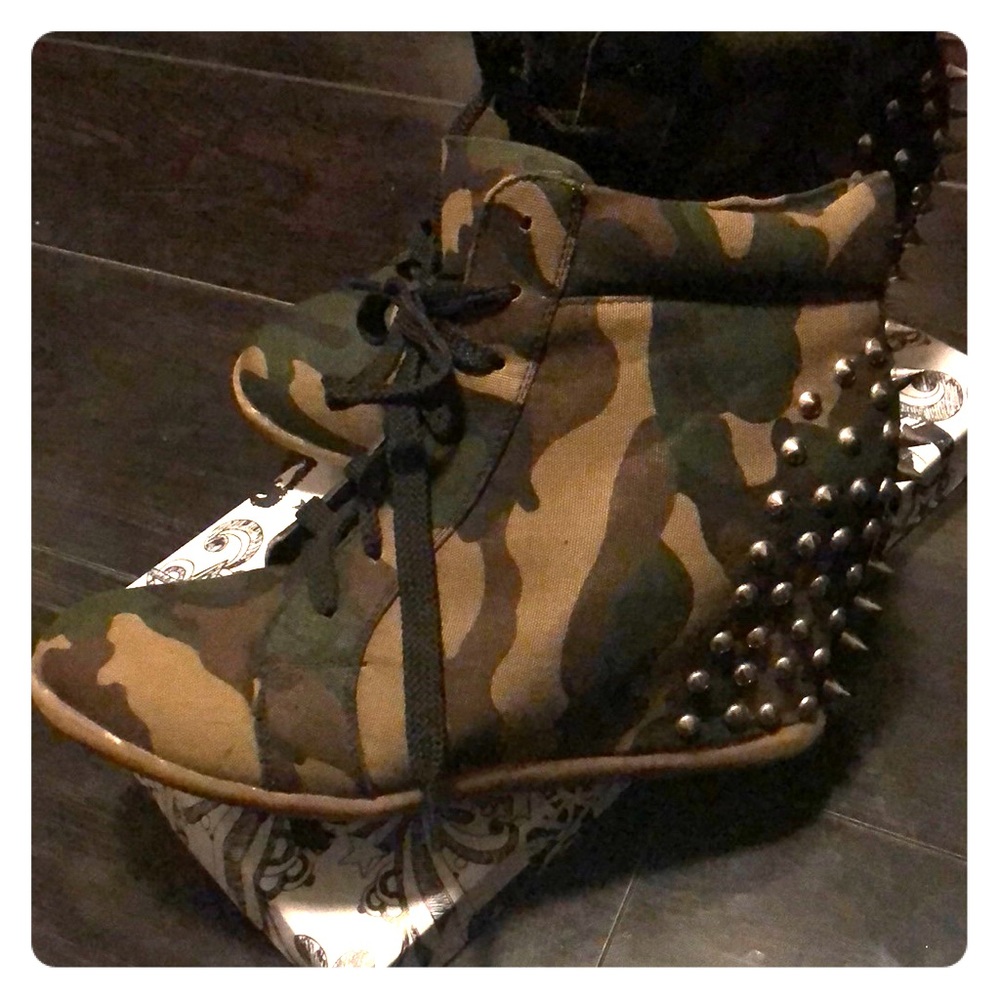 Shoes
